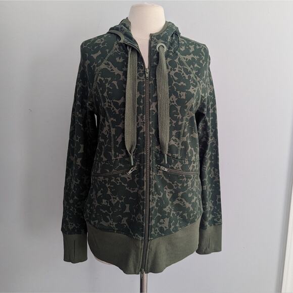 CAbi Green Camouflage Jacket - Picture 7 of 8